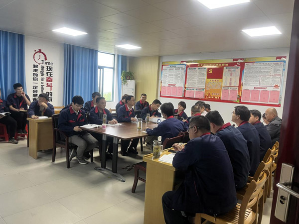 王伍升到建材研究室、建材公司調研